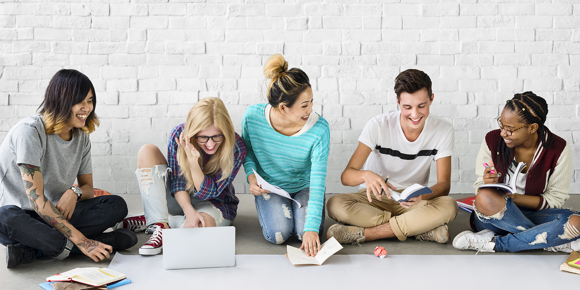 Studied subjects. Students friendly materials. Посещение бесплатно расскажите друзьями. Study banner. Team of teens doing Project.